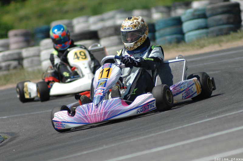 karting sport photo by Larysa Malaterre 