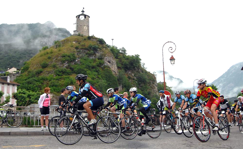 Tarascon-sur-Ariege cours de velos photos by Larysa Malaterre